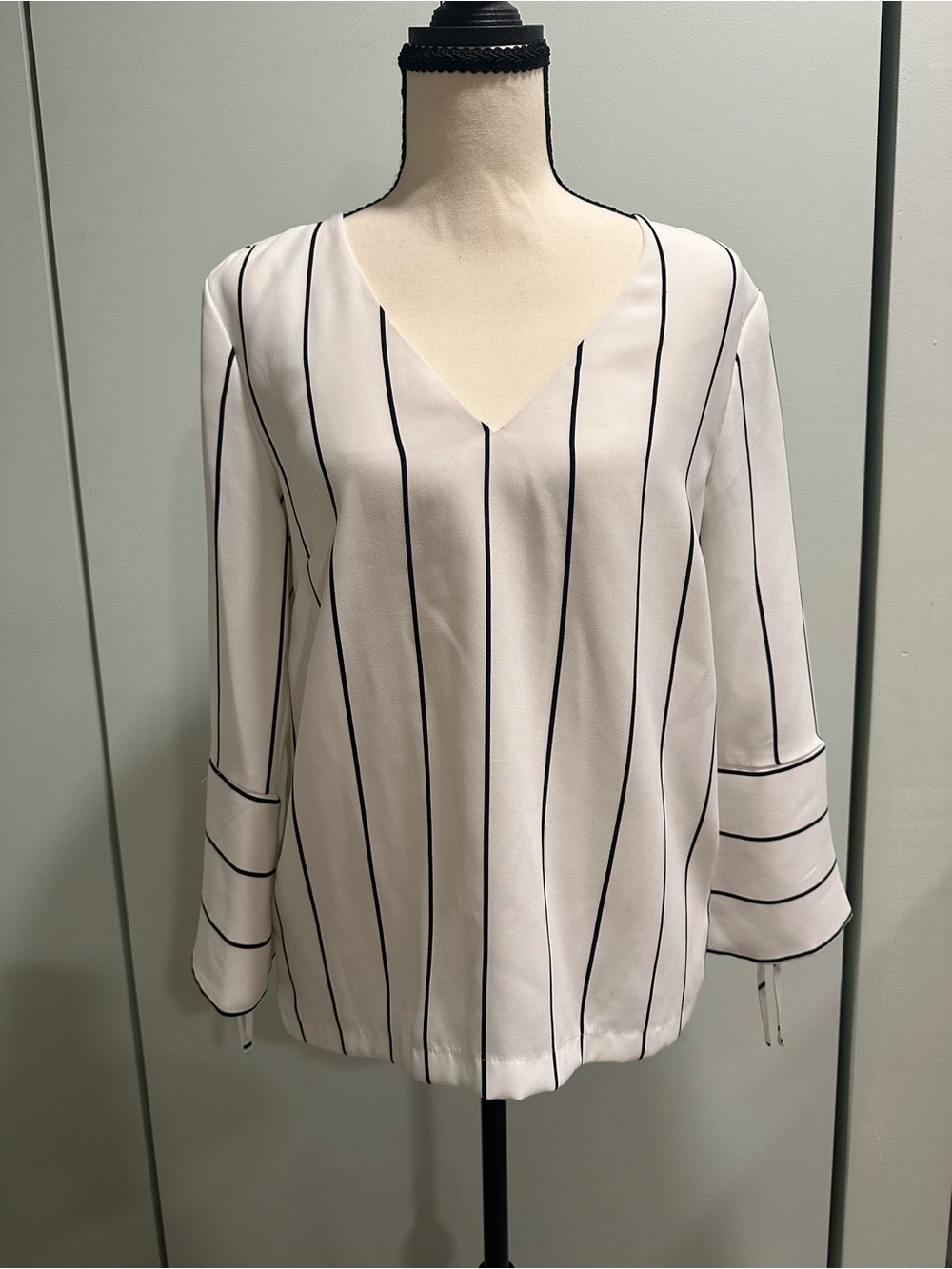 H&M Size 4 Women V-Neck White & Black Vertical Pinstripe Blouse Wide Bell Sleeve